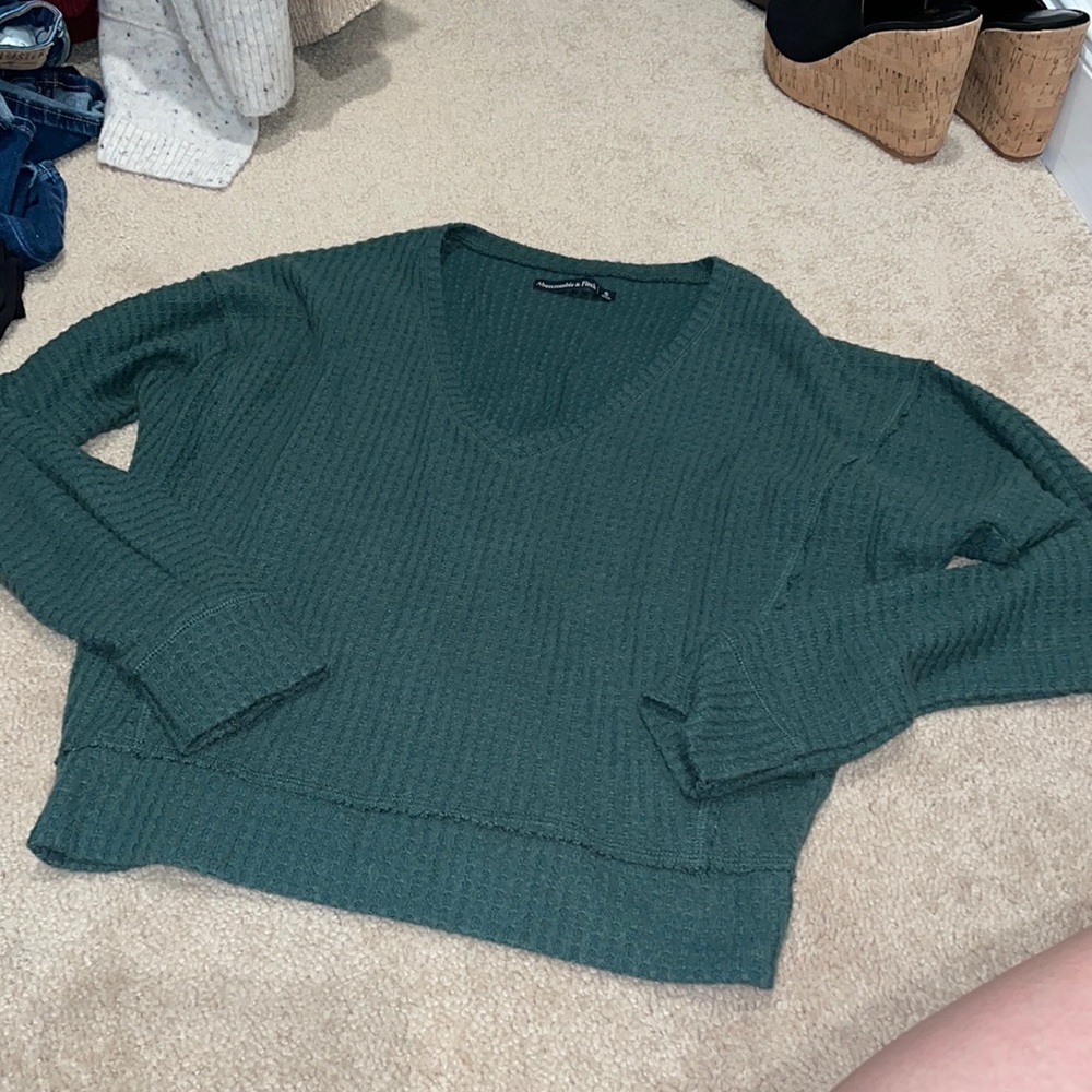 Green dolman sleeve v neck sweater a&f